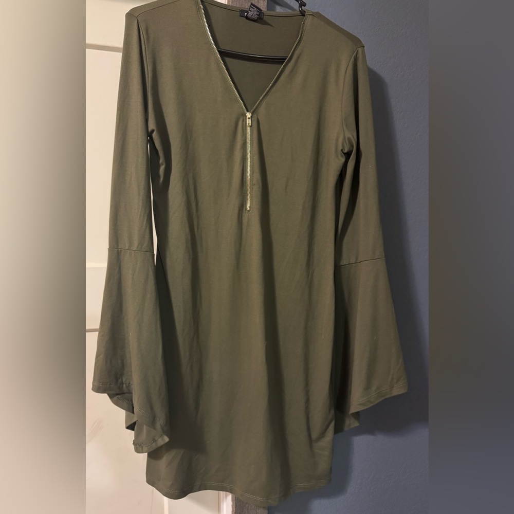 Army green flare sleeved dress